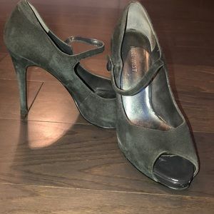 NWOT Grey Nine West Mary Jane Peep Toe Heel